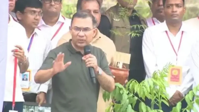 এক বছরে ৪১ লাখ পরিবারকে ফ্যামিলি কার্ড দেওয়া হবে : প্রধানমন্ত্রী