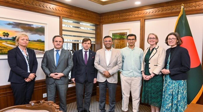 প্রধানমন্ত্রীর পররাষ্ট্রবিষয়ক উপদেষ্টার সঙ্গে পাঁচ ইউরোপীয় রাষ্ট্রদূতের বৈঠক