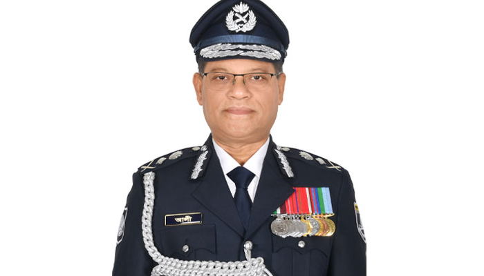 থাইল্যান্ডের উদ্দেশে ঢাকা ছাড়লেন আইজিপি