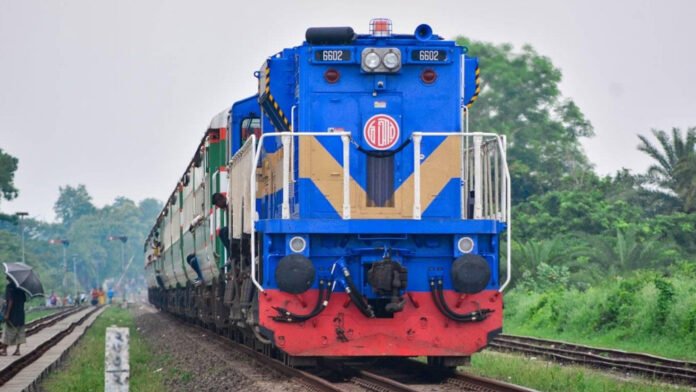 বন্যায় ৫ দিন ট্রেন বন্ধ: ৮৮ লাখ টাকার টিকিট ফেরত দিল রেলওয়ে
