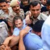 মোদির বাসভবনের সামনে বিক্ষোভ, রাহুল-প্রিয়াঙ্কা গান্ধী আটক