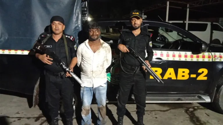 ২৯ মামলার আসামি সন্ত্রাসী মিন্টু শেখ গ্রেফতার