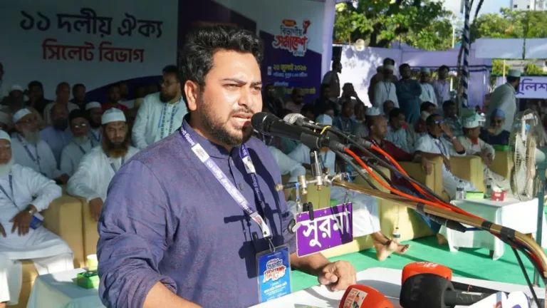 গণভোটের রায় বাস্তবায়ন না করলে সরকার মেয়াদ সম্পন্ন করে যেতে পারবে না: নাহিদ ইসলাম