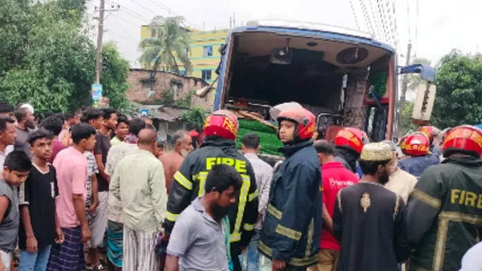 বগুড়ায় বাসচাপায় নিহত ৬