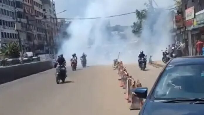 মহাখালী বাস টার্মিনালে ককটেল বিস্ফোরণ, আটক ৪